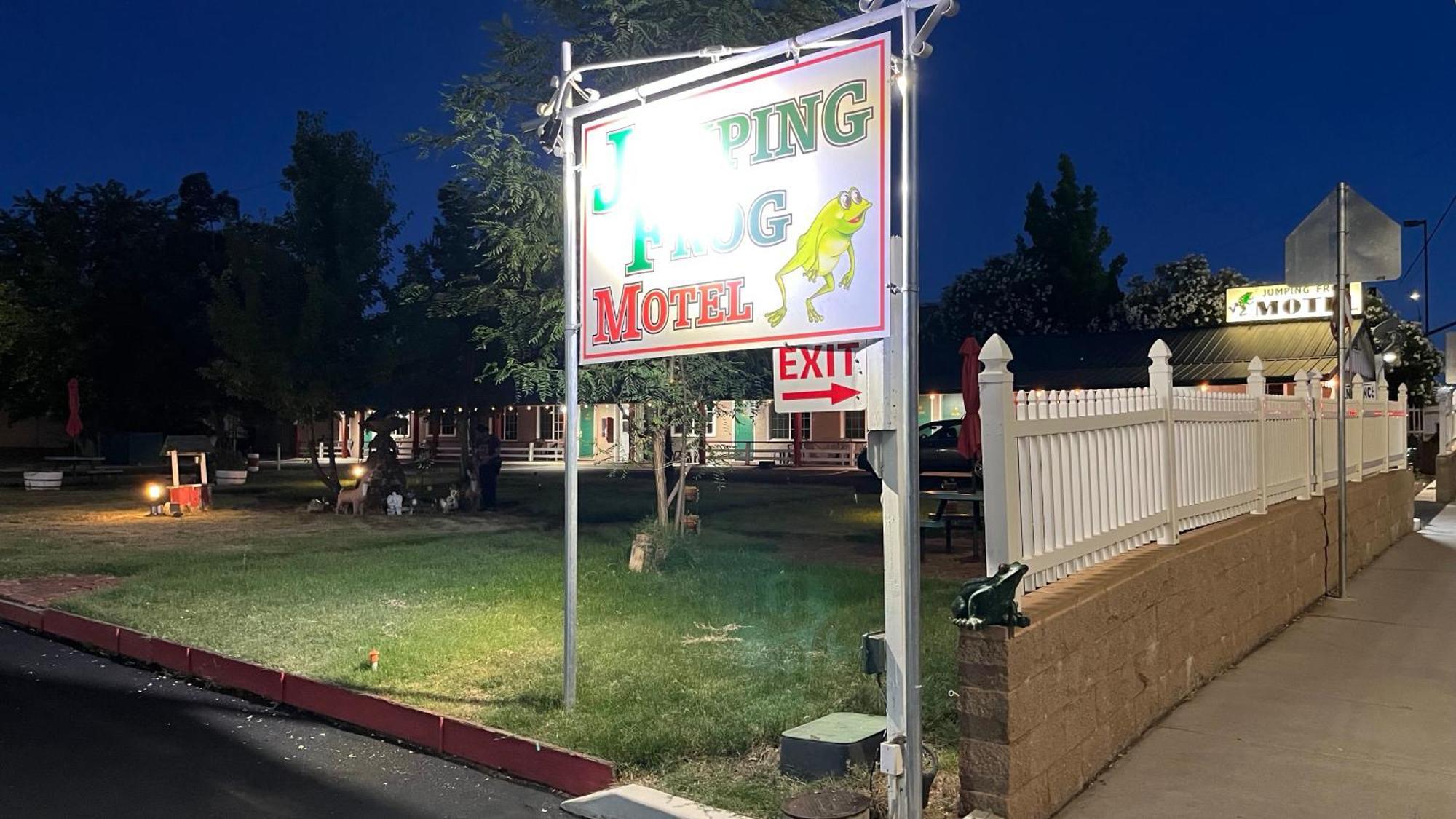 Jumping Frog Motel แองเจิลส์ แคมป์ ภายนอก รูปภาพ