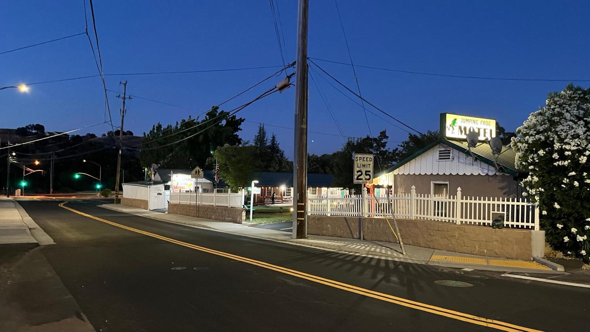 Jumping Frog Motel แองเจิลส์ แคมป์ ภายนอก รูปภาพ